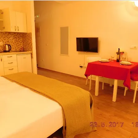 Ljuta Naranca Lejlighed